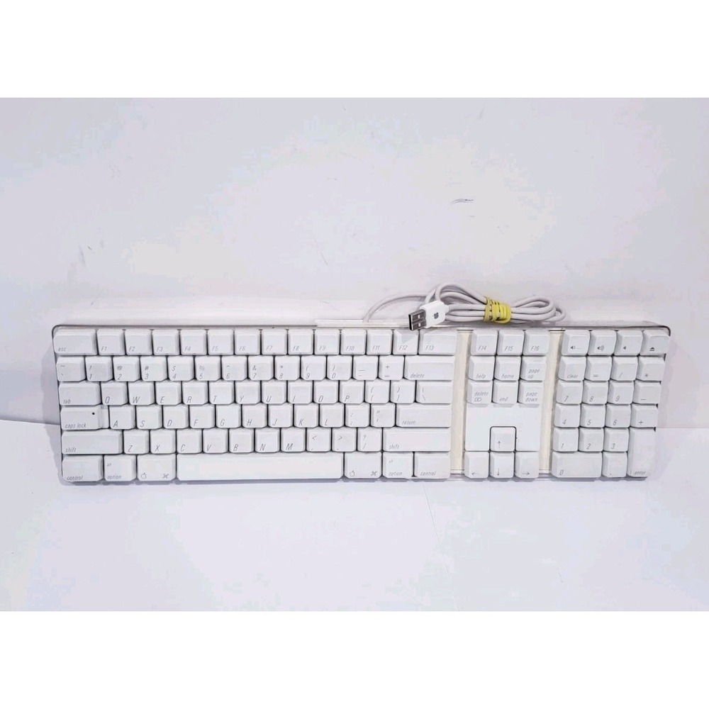 Apple A1048 USB Wired Keyboard with Numpad - Tested